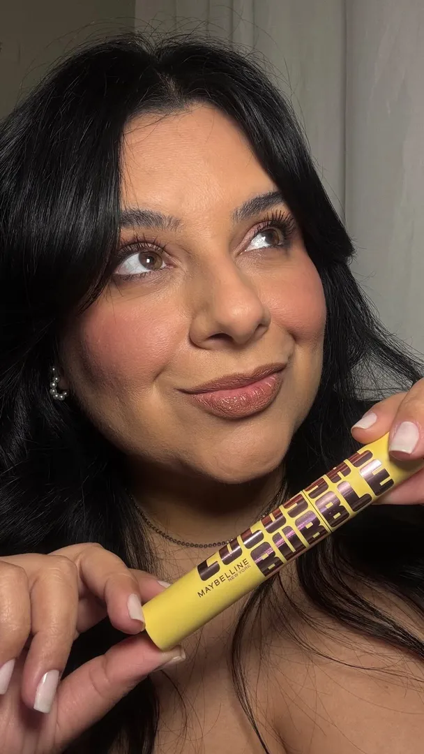 Conteúdo da Priscila com produto Maybelline